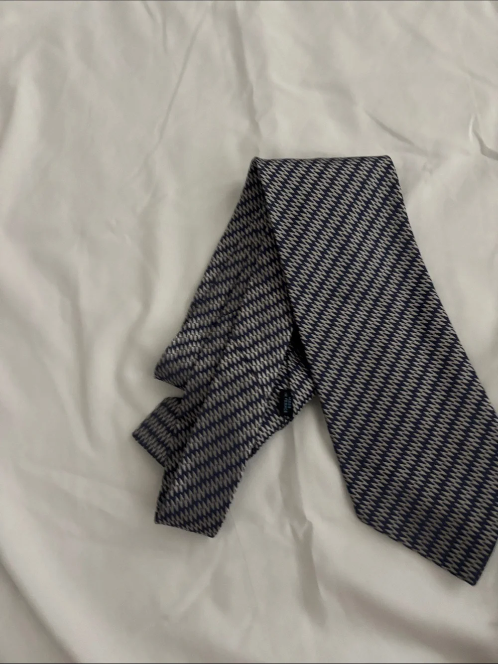 Charvet Classic Navy and Gray Houndstooth Men's Tie - Elegant Business Accessory
